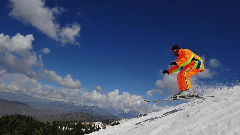 TMJ Guide to Terror Skiing! TMJ Guide to Terror Skiing!